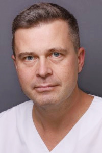 Dr Roman Bakowicz